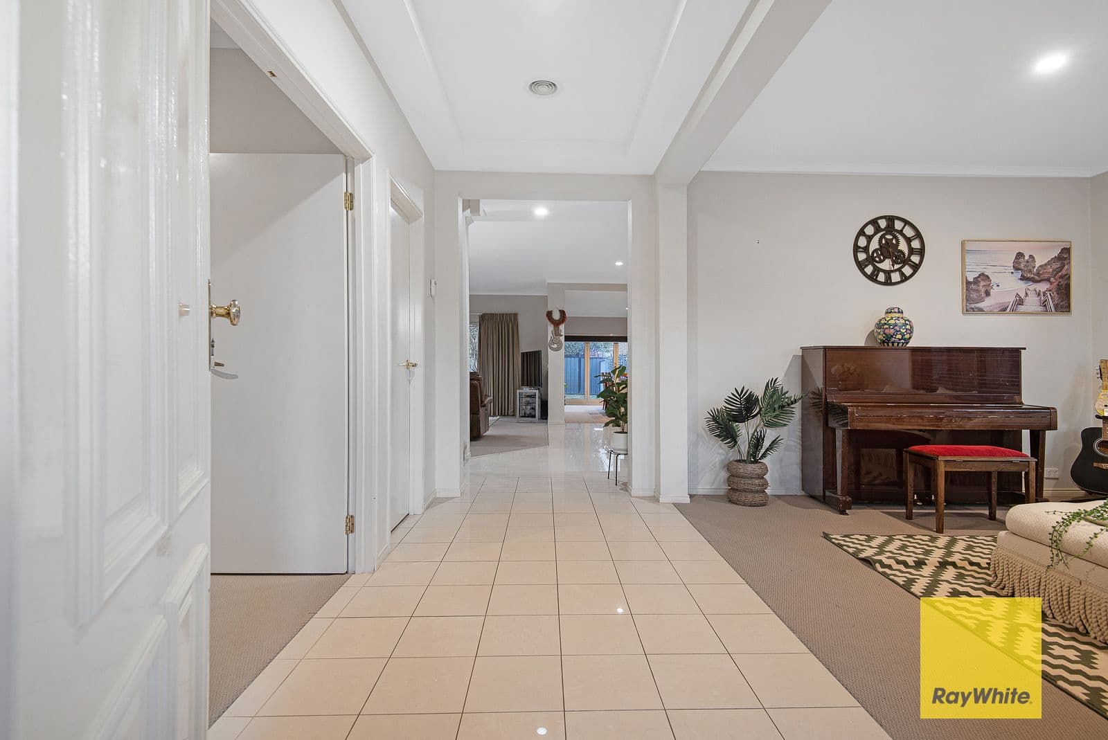 16 Banjo Paterson Circle, Point Cook VIC 3030, Point Cook - Thumbnail 5
