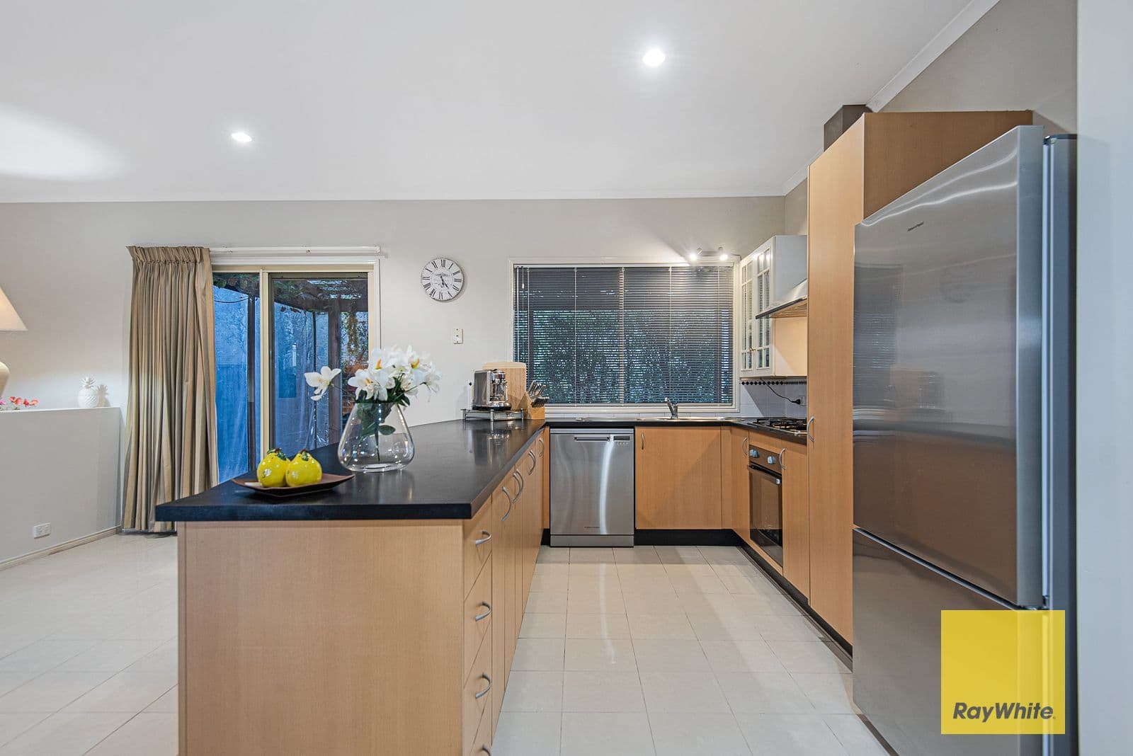 16 Banjo Paterson Circle, Point Cook VIC 3030, Point Cook - Thumbnail 7