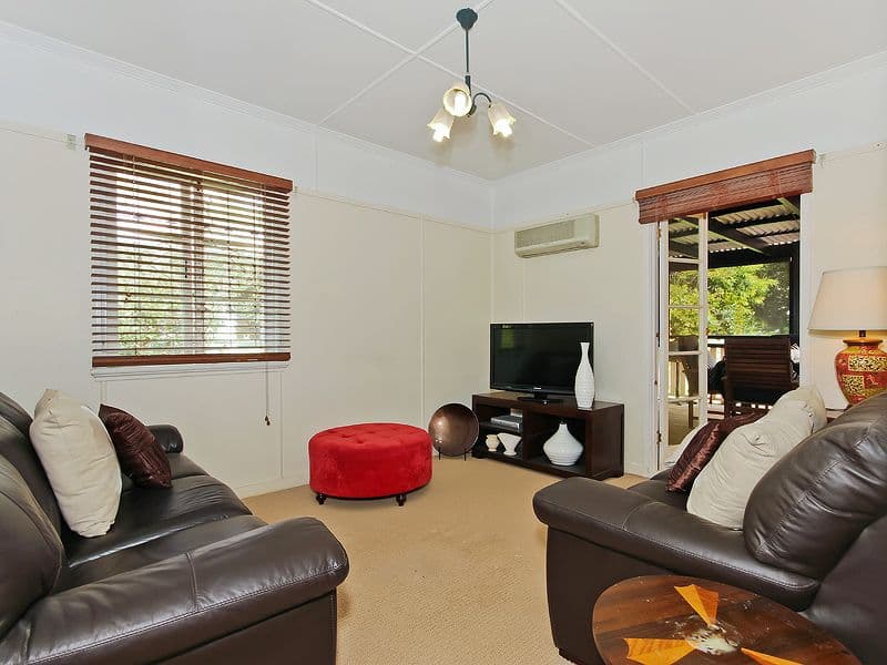 10 Miller Street, WAVELL HEIGHTS QLD 4012, Wavell Heights - Thumbnail 7