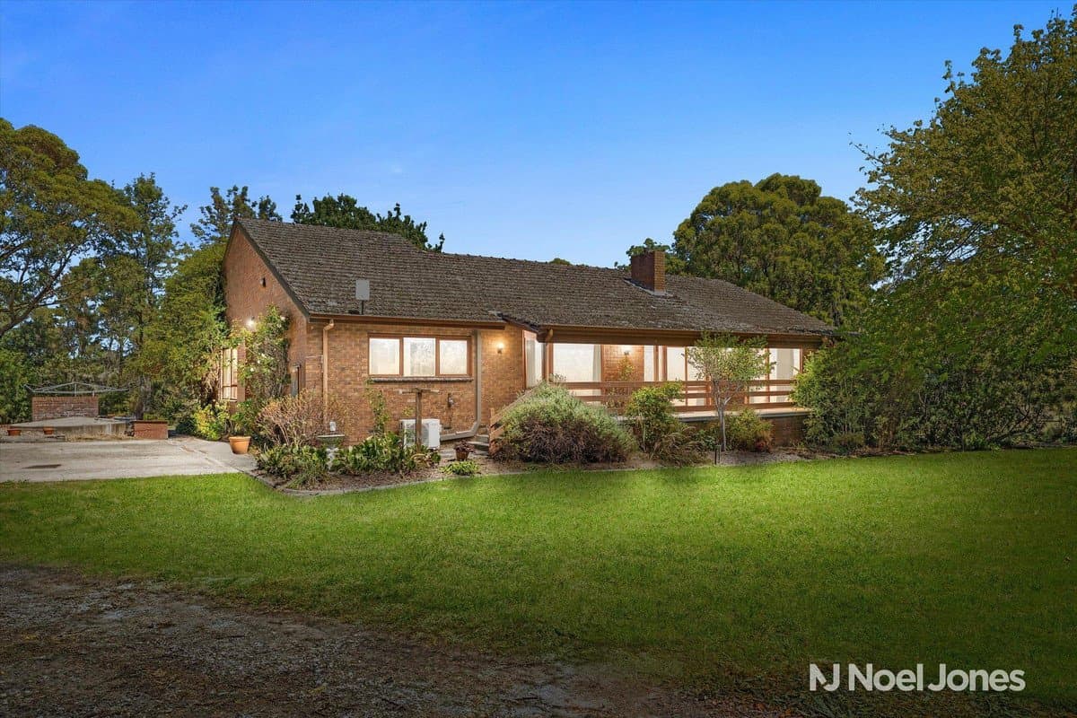 13 Paynes Road, Chirnside Park - Thumbnail 2