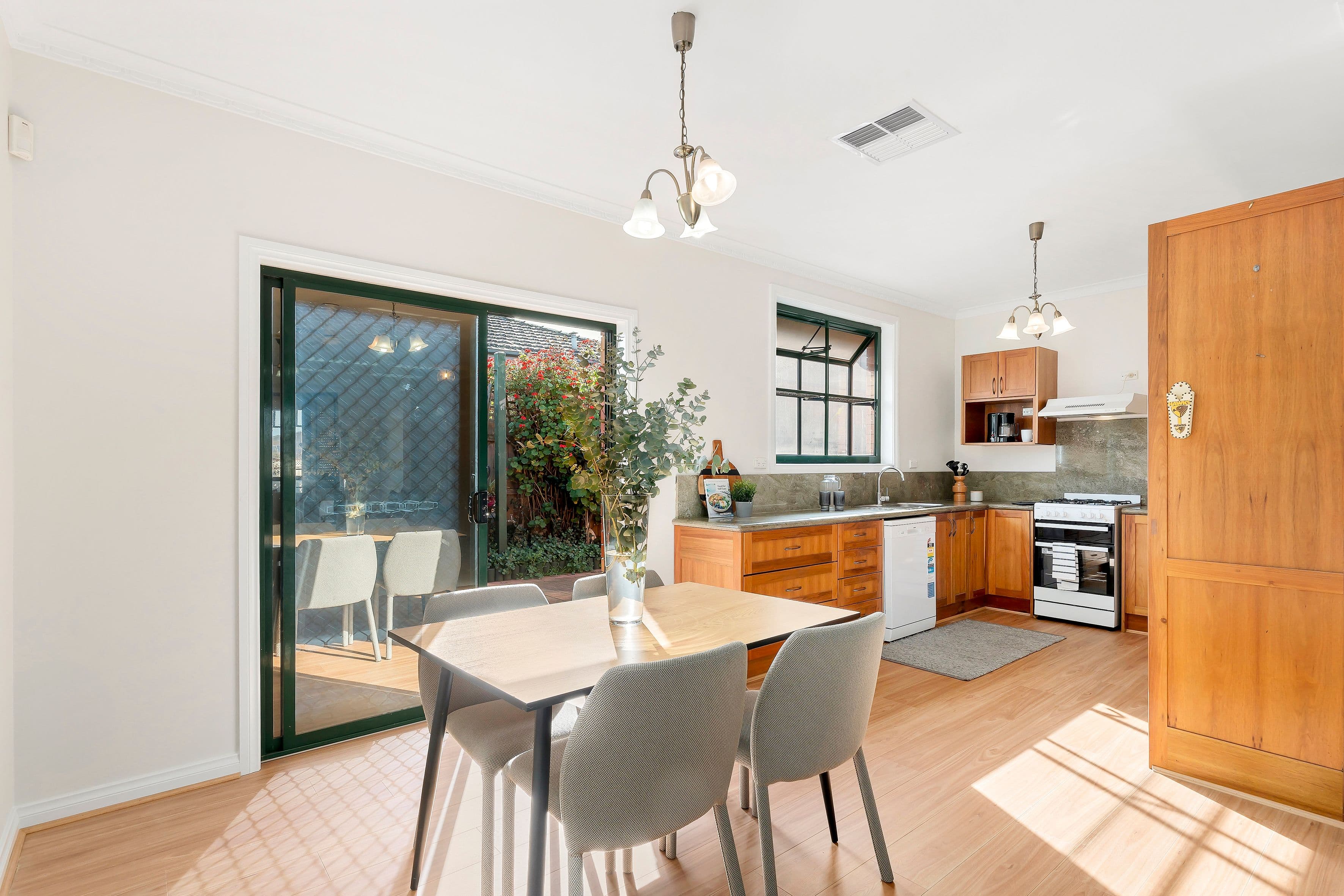 112 Hilton Street, Glenroy VIC 3046, Glenroy - Thumbnail 5