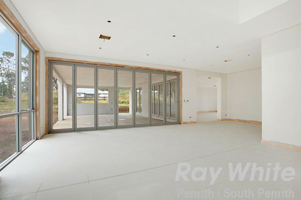 13 Twin Creeks Drive, Luddenham NSW 2745, Luddenham - Thumbnail 4