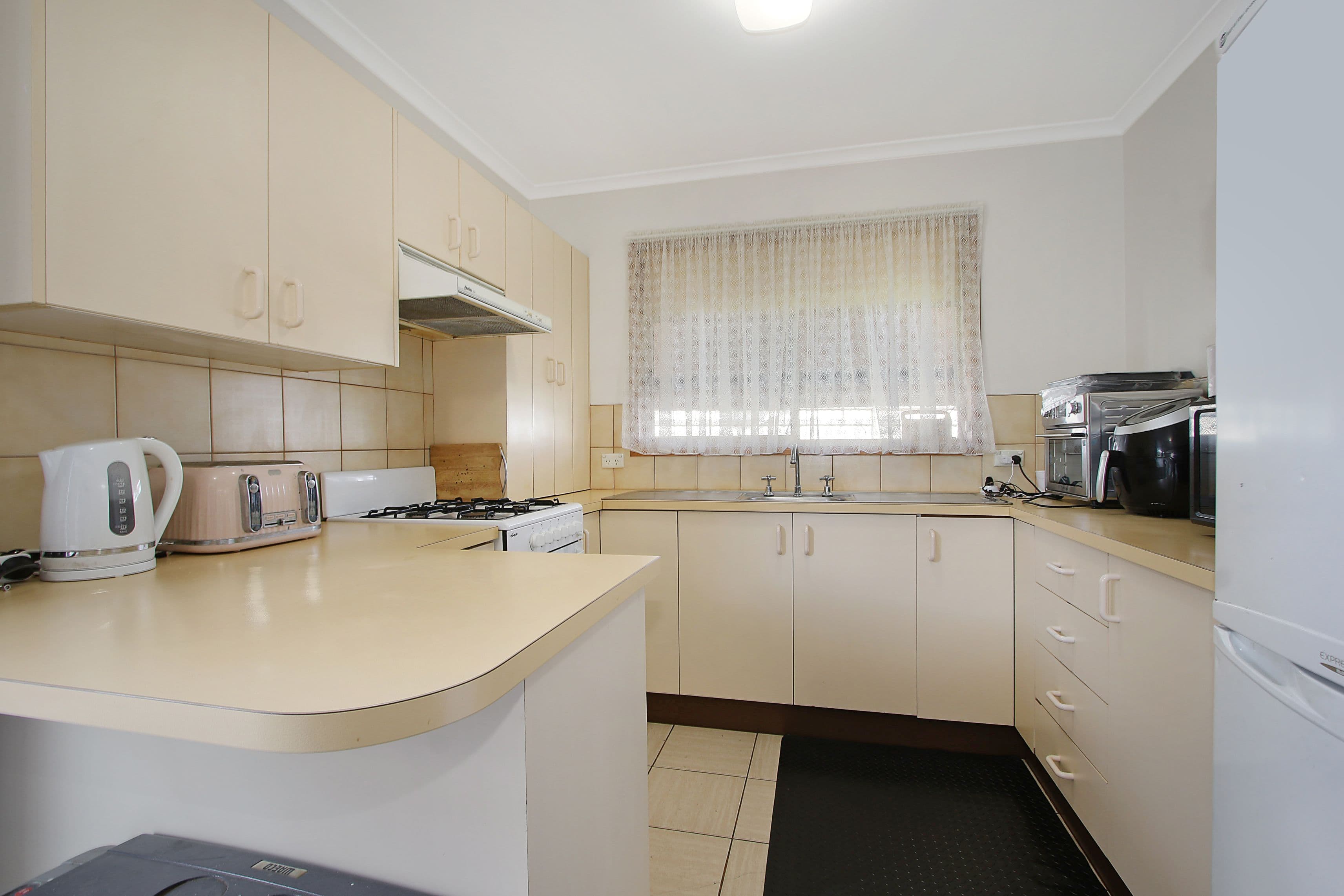 26 Donelly Avenue, West Wodonga VIC 3690, West Wodonga - Thumbnail 2