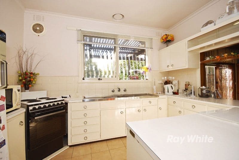 13 Telopea Street, WANTIRNA SOUTH VIC 3152, Wantirna South - Thumbnail 5