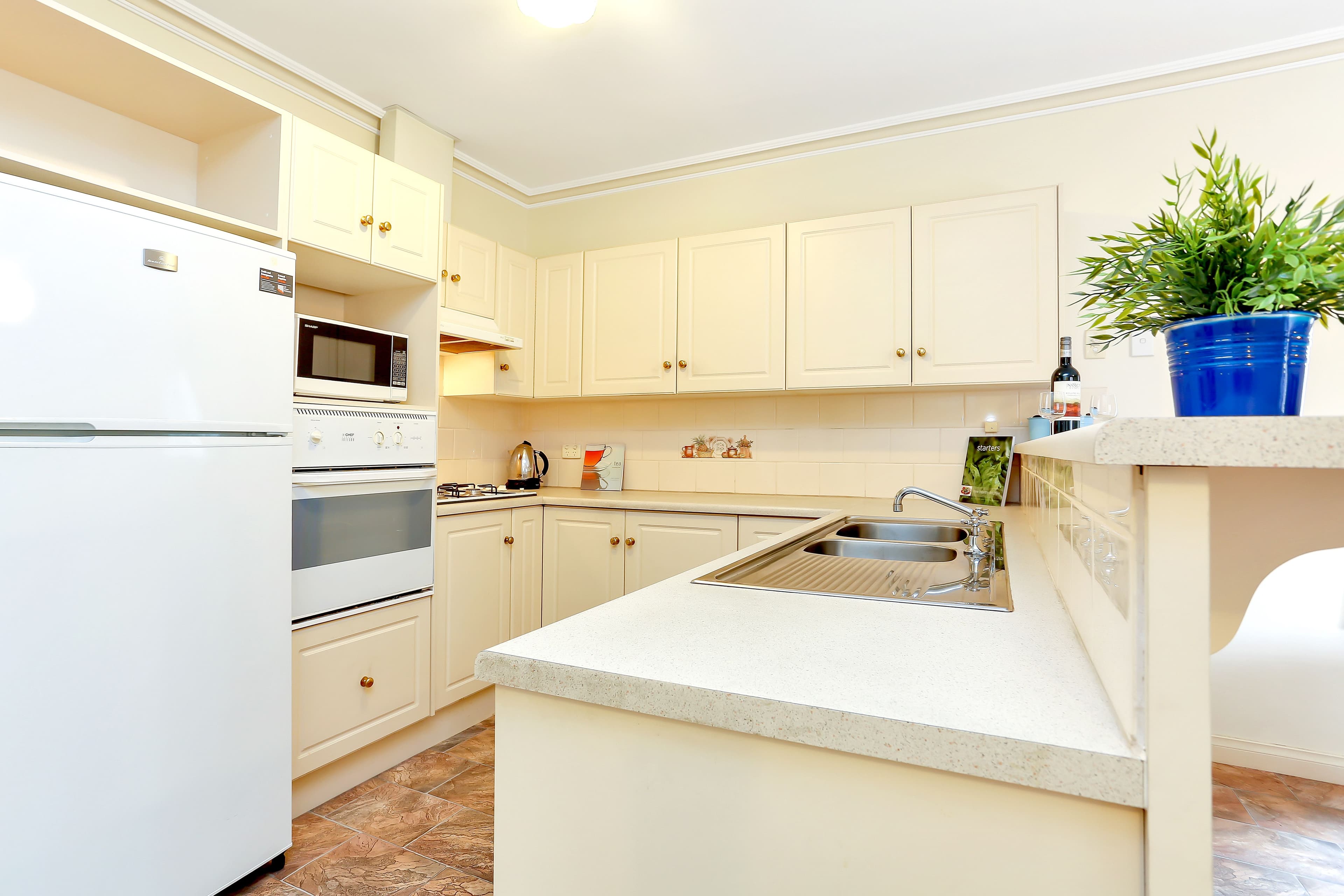 9 View Ave (fronting Golfers Ave), Seaton SA 5023, Seaton - Thumbnail 2