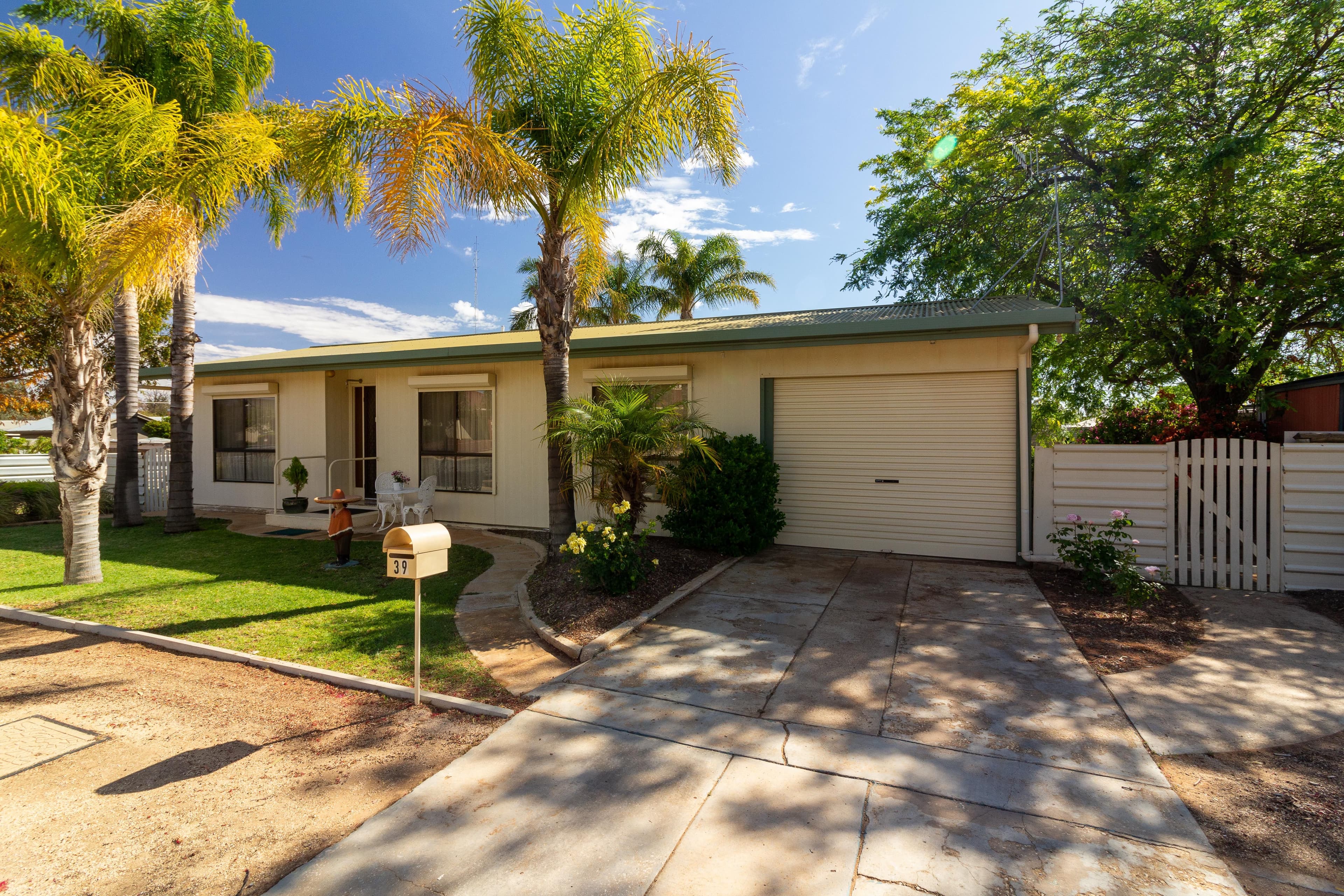 39 Fourth Street, Loxton SA 5333, Loxton - Image 1