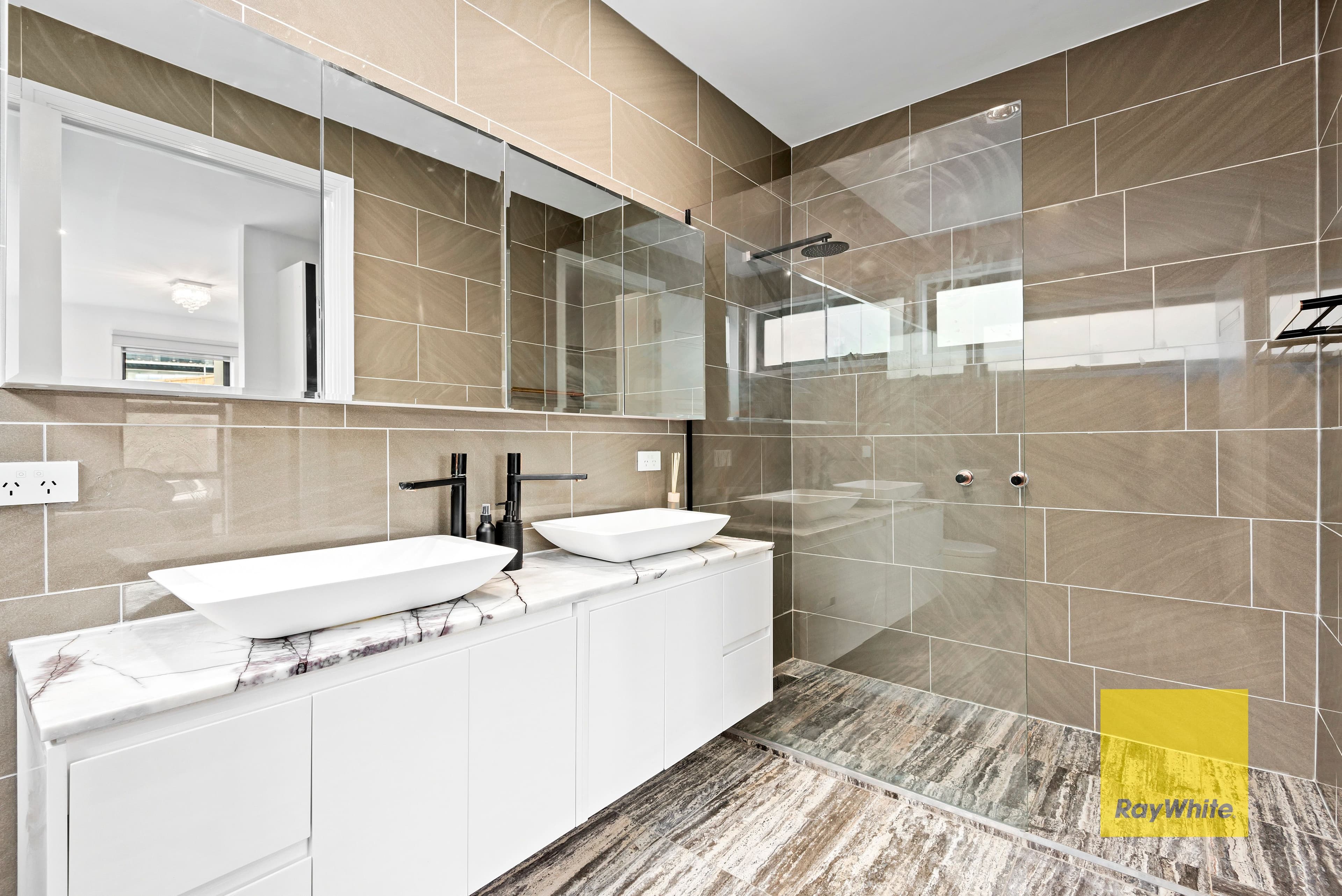 82 Highland Way, Highton VIC 3216, Highton - Thumbnail 5
