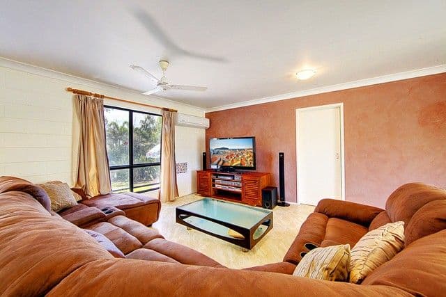 27 Blue Mountain Drive, BLUEWATER PARK QLD 4818, Bluewater Park - Thumbnail 2