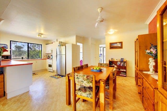 27 Blue Mountain Drive, BLUEWATER PARK QLD 4818, Bluewater Park - Thumbnail 4