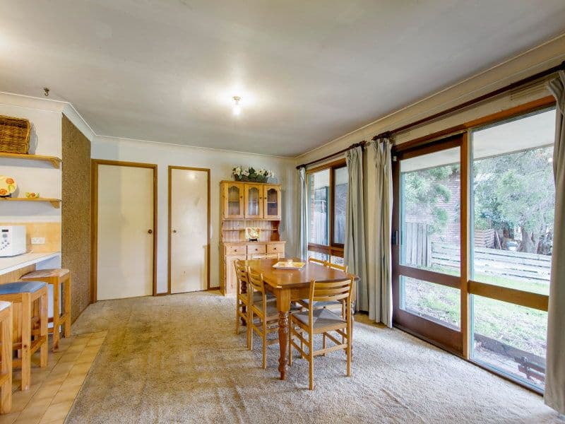 35 Charteris Drive, Ivanhoe East, Ivanhoe East - Thumbnail 4