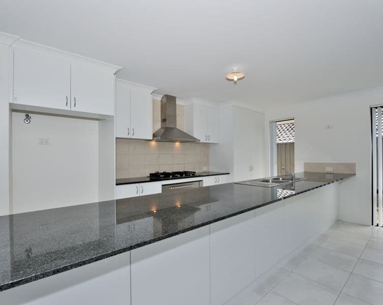 2 Hessian Street, AVELEY WA 6069, Aveley - Thumbnail 2