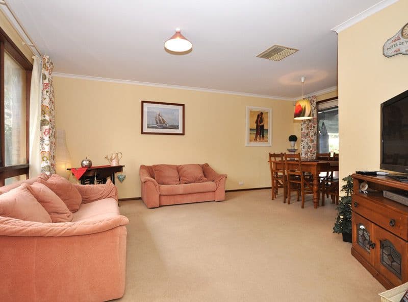 12 Canberra Drive, ABERFOYLE PARK SA 5159, Aberfoyle Park - Thumbnail 2