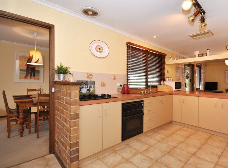 12 Canberra Drive, ABERFOYLE PARK SA 5159, Aberfoyle Park - Thumbnail 5