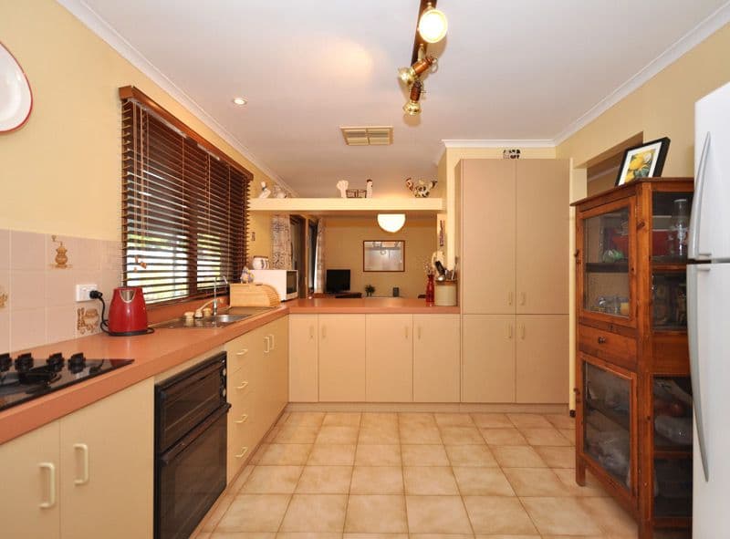 12 Canberra Drive, ABERFOYLE PARK SA 5159, Aberfoyle Park - Thumbnail 6