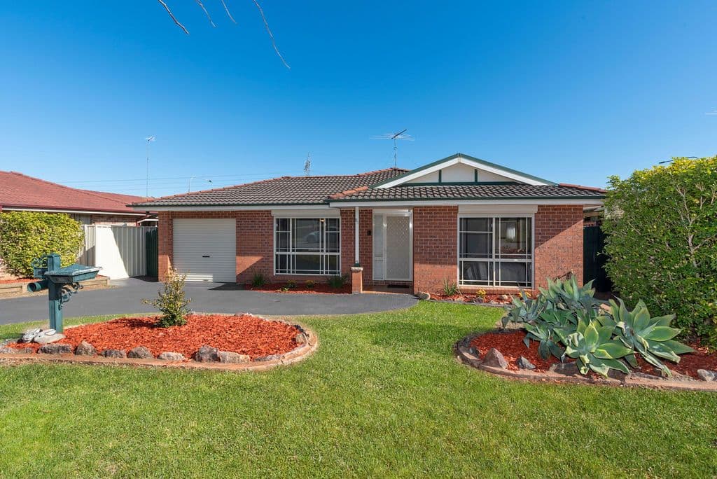 58 Whitsunday Circuit, Green Valley - Image 1