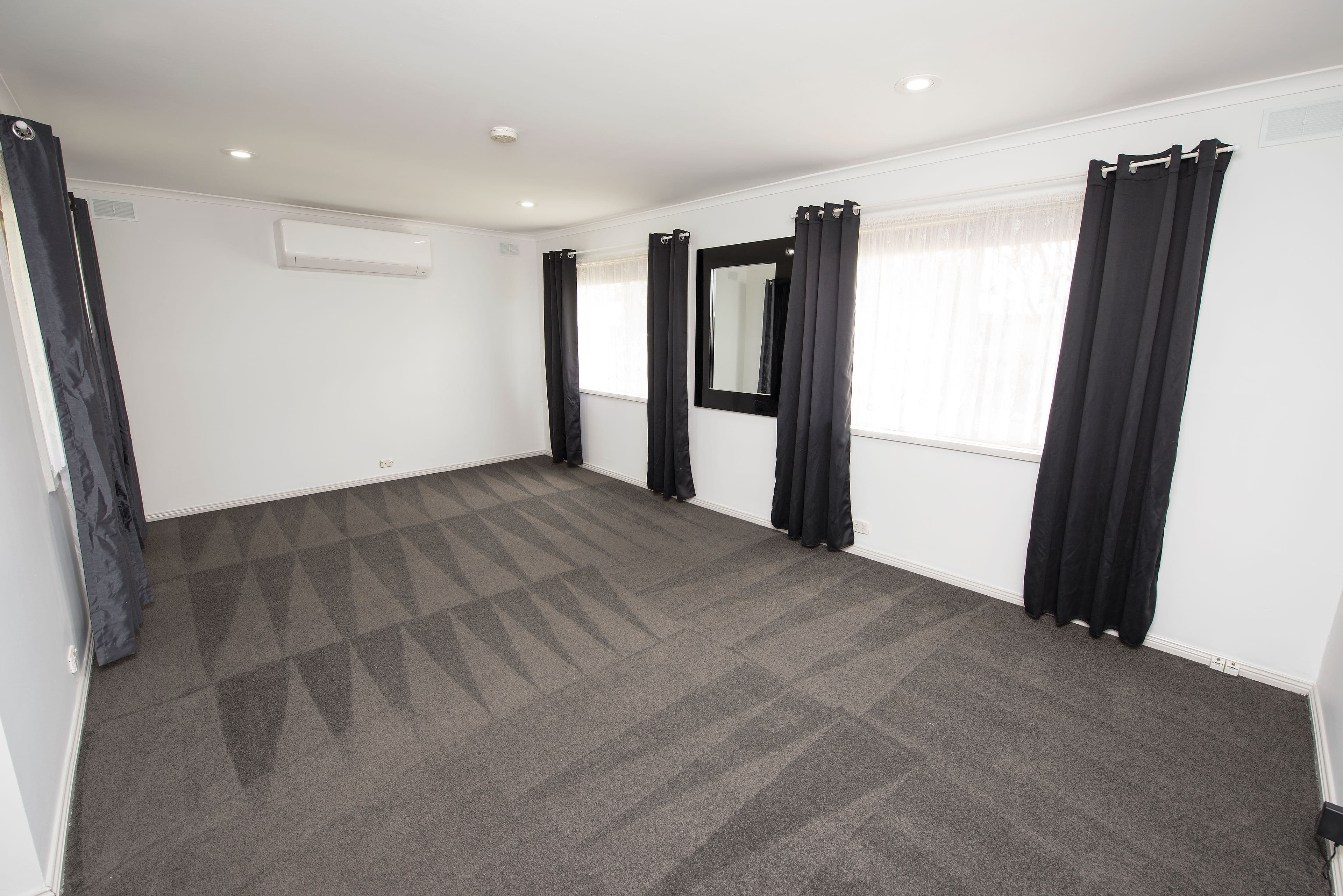 15 Harrison Crescent, Swan Hill VIC 3585, Swan Hill - Thumbnail 2