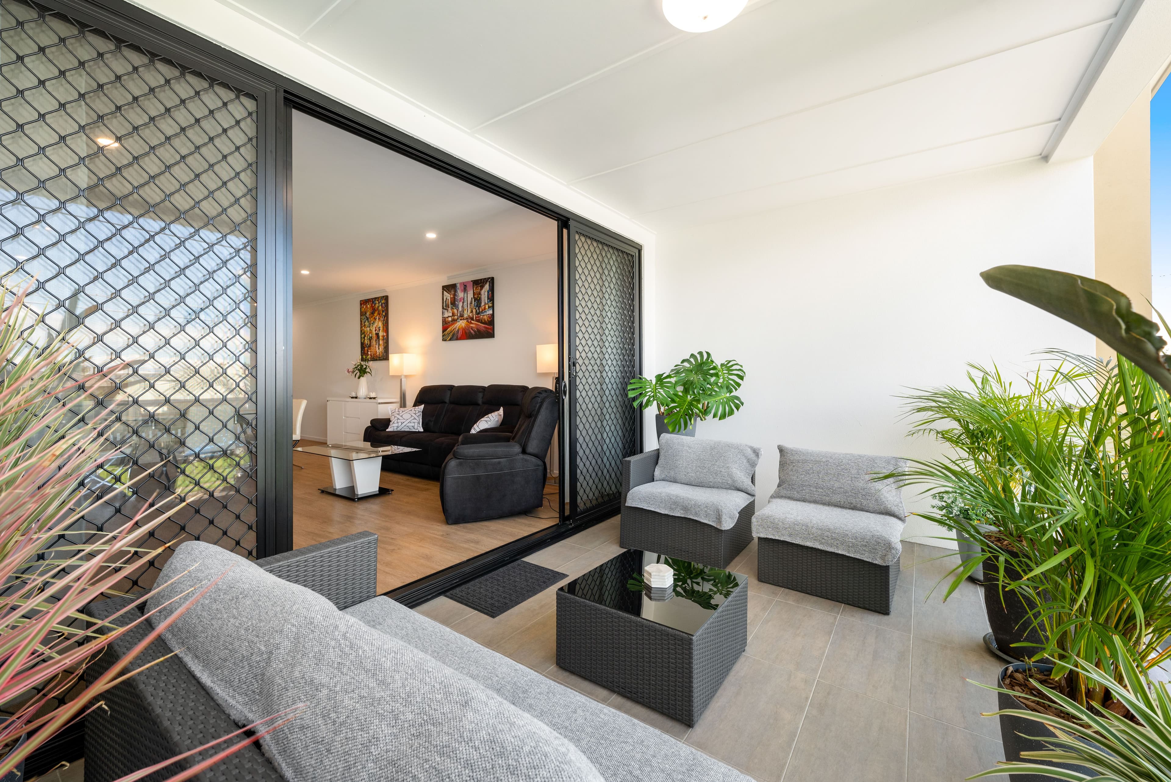 100 Dickenson Street, Carina QLD 4152, Carina - Thumbnail 2
