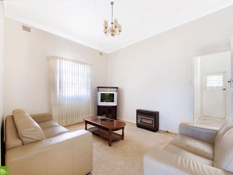 18 Auburn Parade, Cringila NSW 2502, Cringila - Thumbnail 3