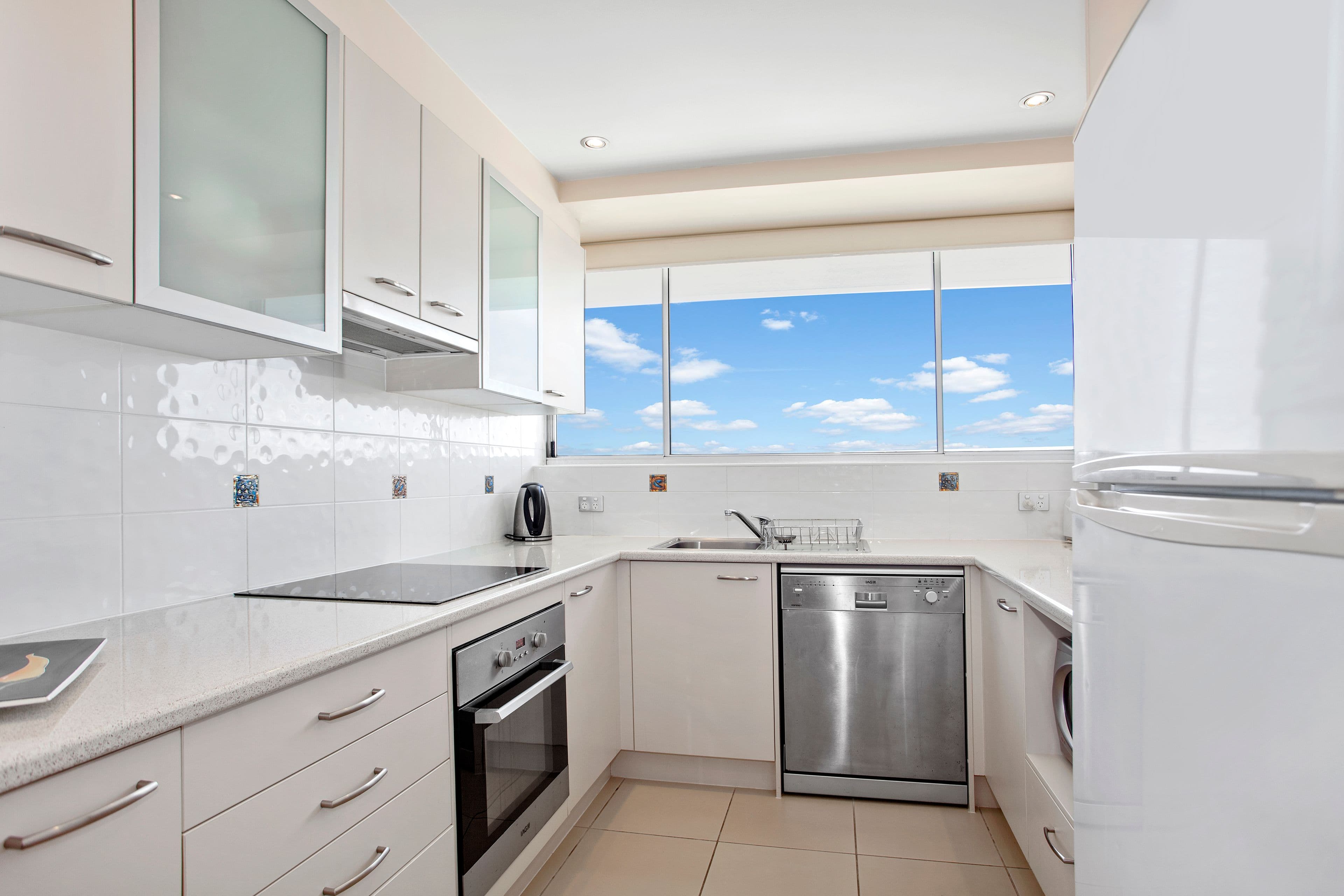 70 Marine Parade 'Ocean Plaza', Coolangatta QLD 4225, Coolangatta - Thumbnail 4