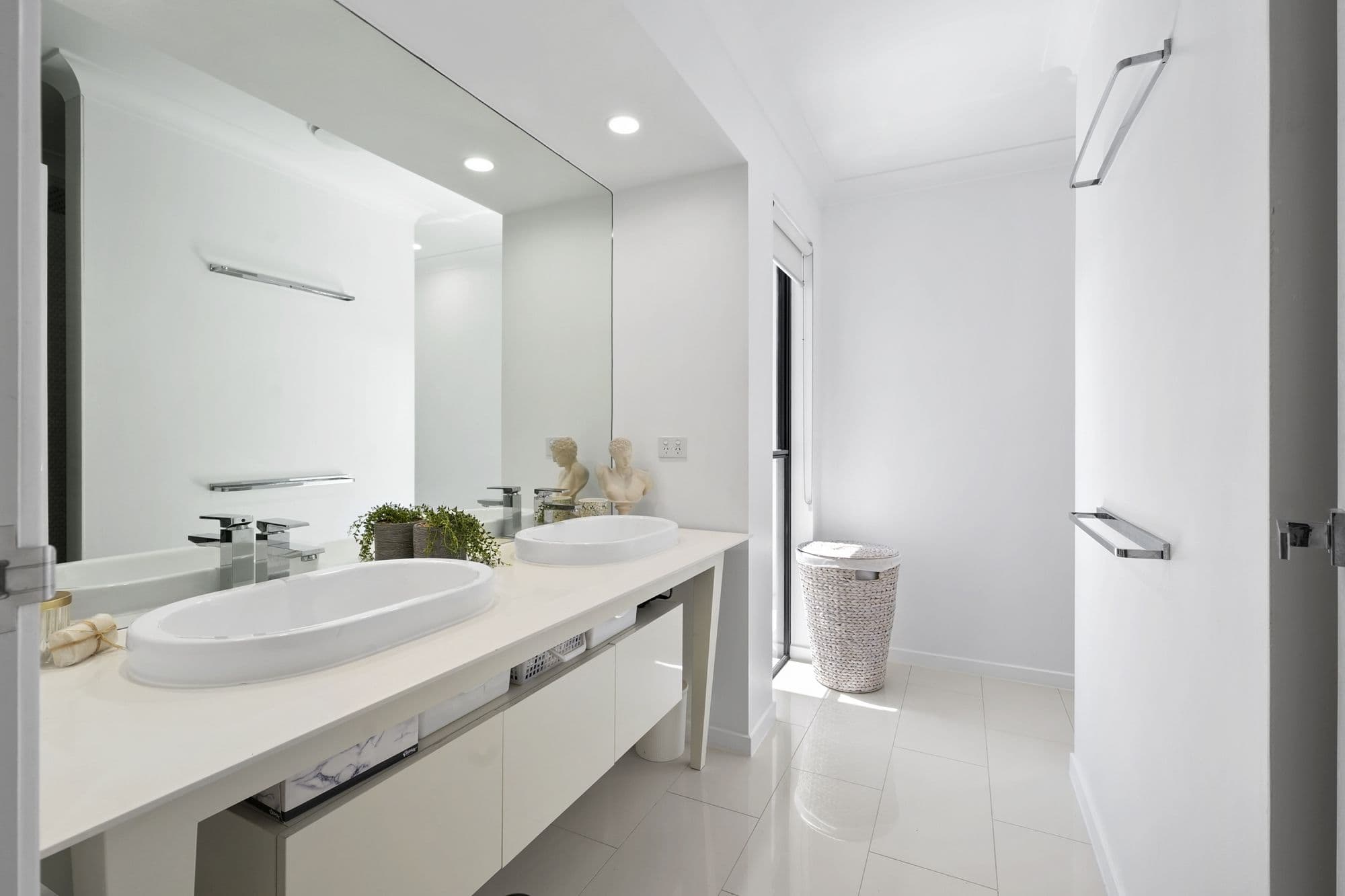 908 Medinah Avenue, Robina QLD 4226, Robina - Thumbnail 5