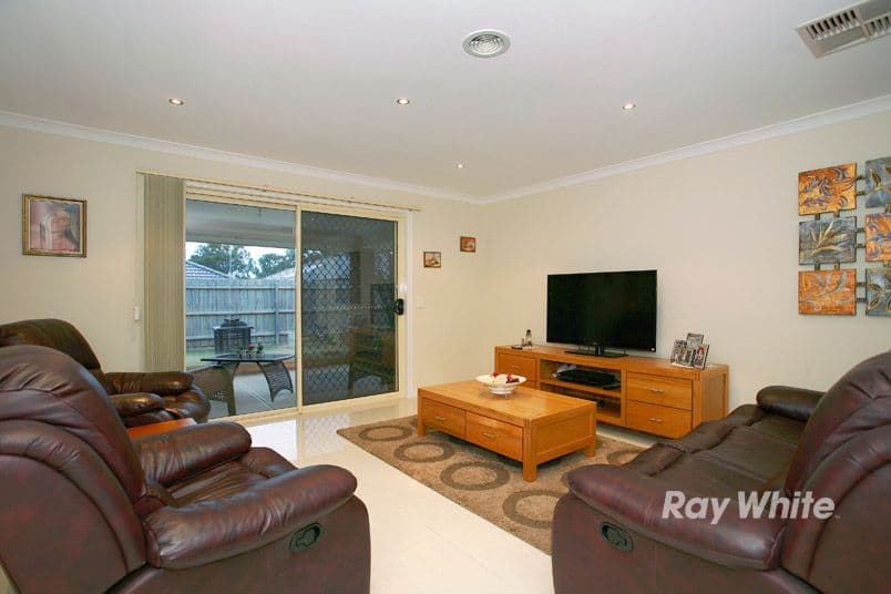 8 Sedgwick Court, LYNBROOK VIC 3975, Lynbrook - Thumbnail 2
