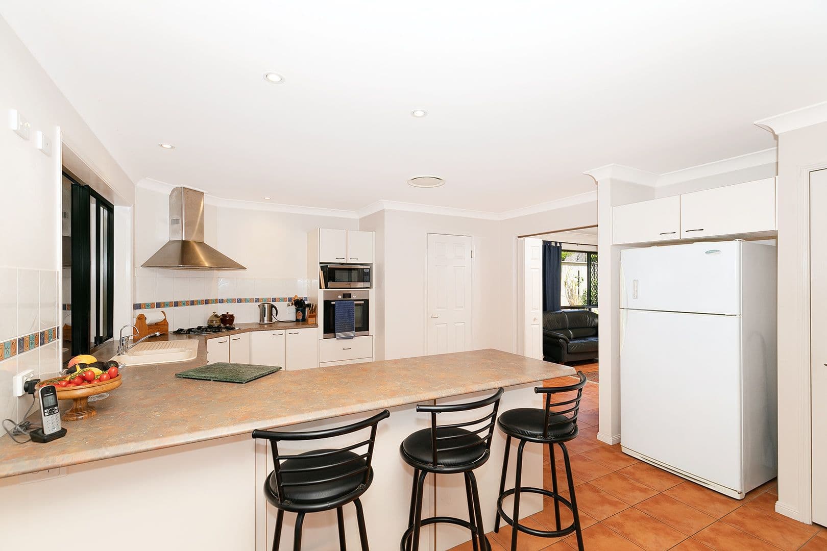 2 Spyglass Place, Oxley QLD 4075, Oxley - Thumbnail 2