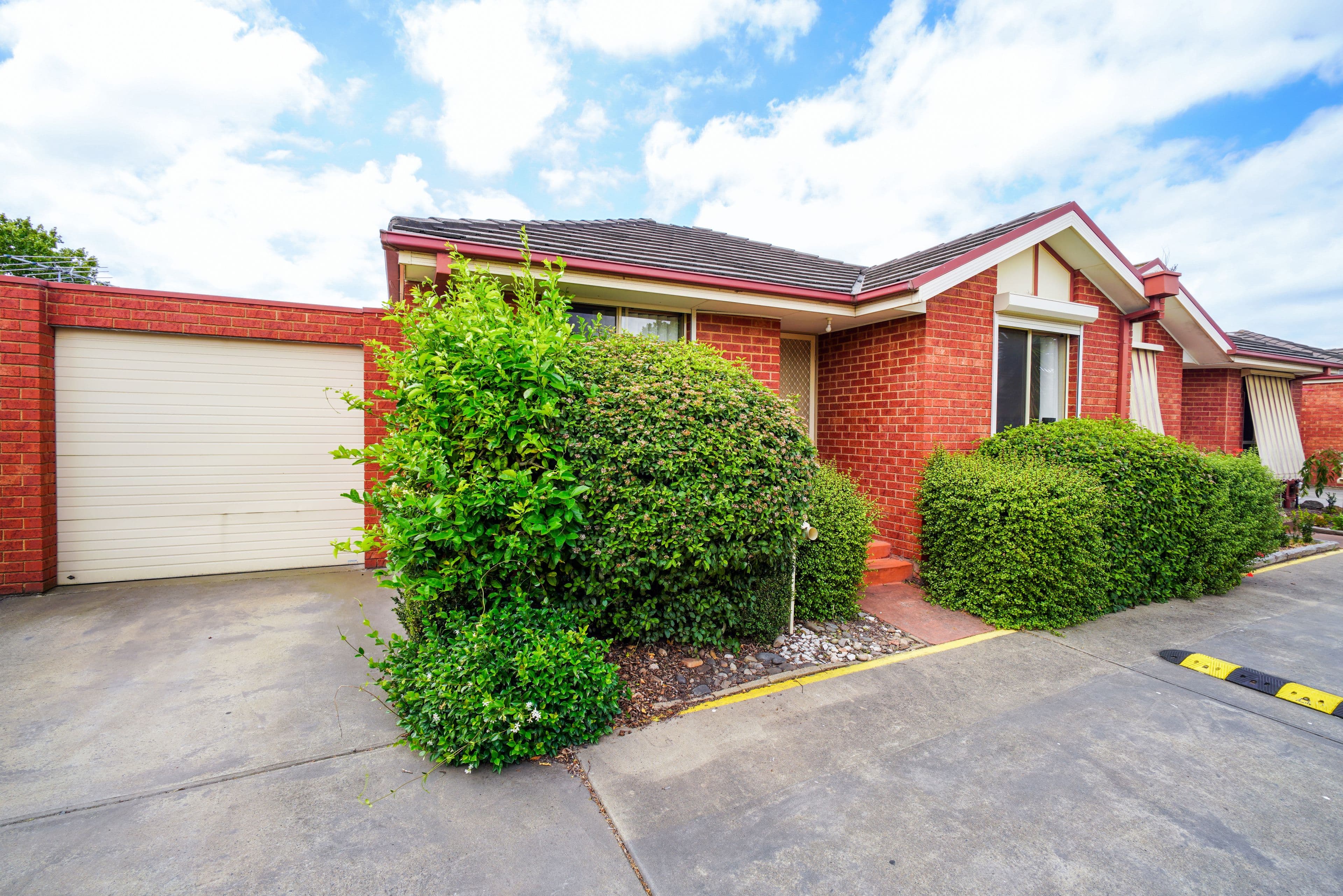 20 Elinda Place, Reservoir VIC 3073, Reservoir - Thumbnail 2