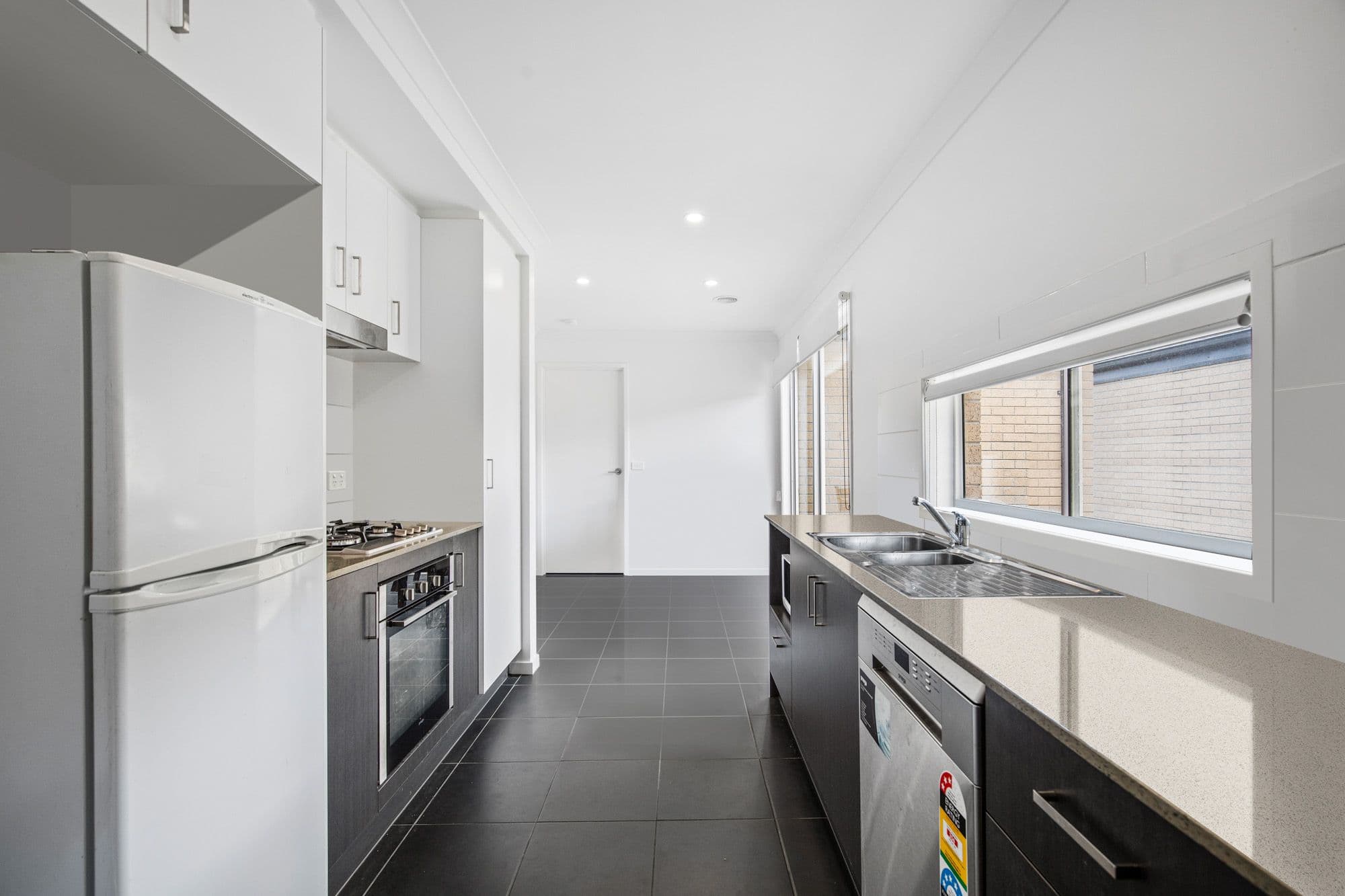11 Herne Path, Wyndham Vale VIC 3024, Wyndham Vale - Thumbnail 2