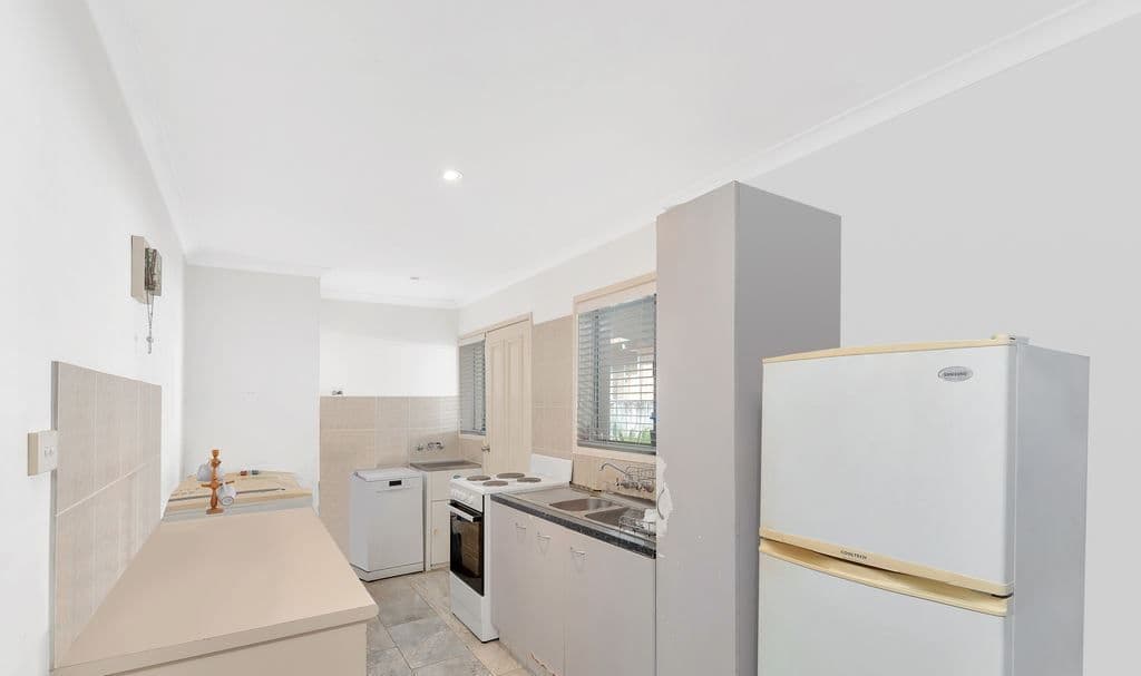 27 Horder Avenue, Labrador QLD 4215, Labrador - Thumbnail 3