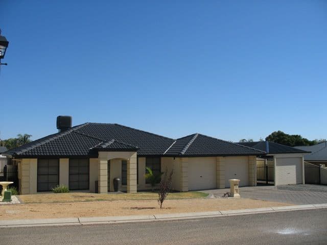 16 Schaefer Drive, LOXTON SA 5333, Loxton - Image 1