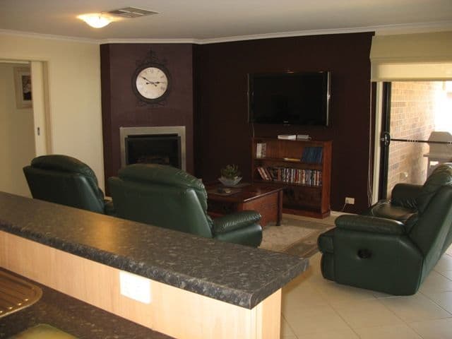 16 Schaefer Drive, LOXTON SA 5333, Loxton - Thumbnail 5
