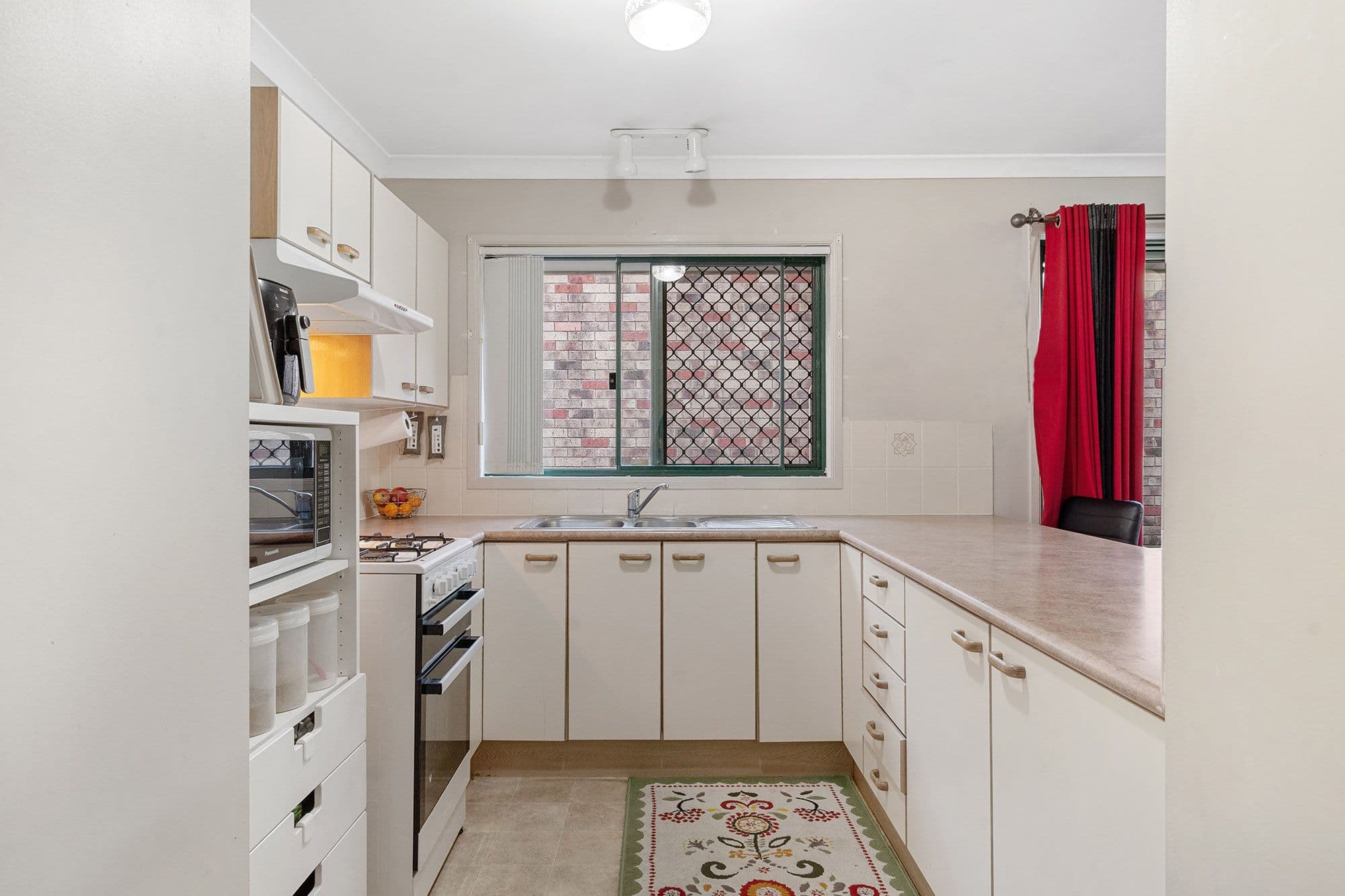 13 Wilshire Place, Runcorn QLD 4113, Runcorn - Thumbnail 2