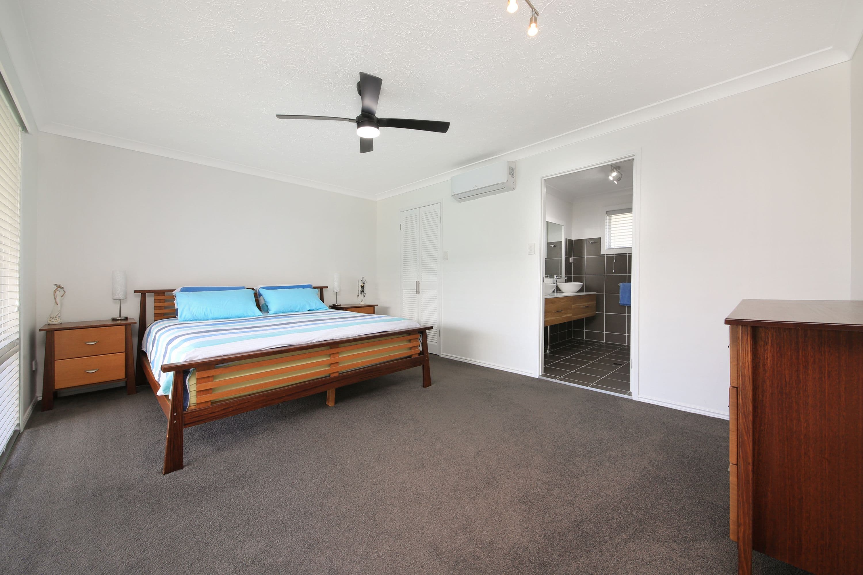 13 Lindeman Court, Mermaid Waters QLD 4218, Mermaid Waters - Thumbnail 4