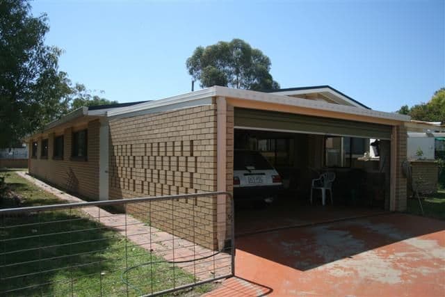 8 Martin Street, ROMA QLD 4455, Roma - Thumbnail 2