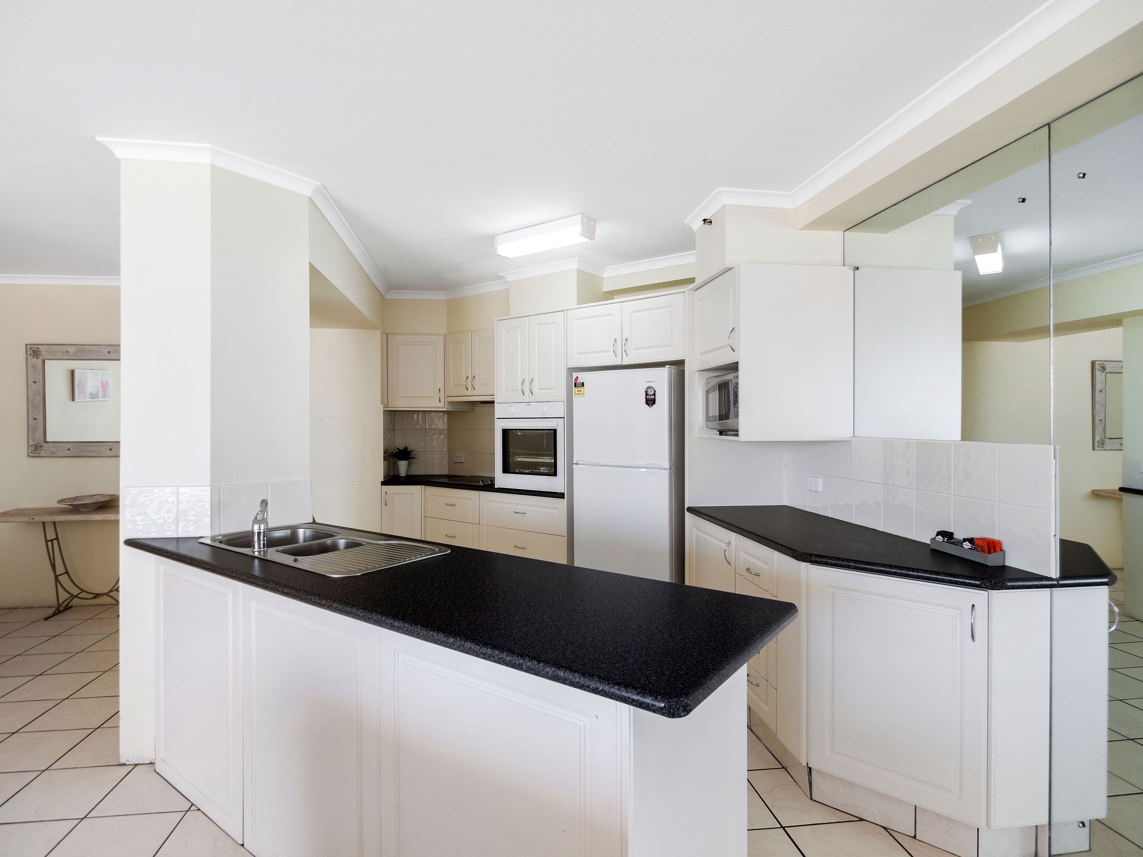 80 Marine Parade 'Ocean Plaza', Coolangatta QLD 4225, Coolangatta - Thumbnail 5