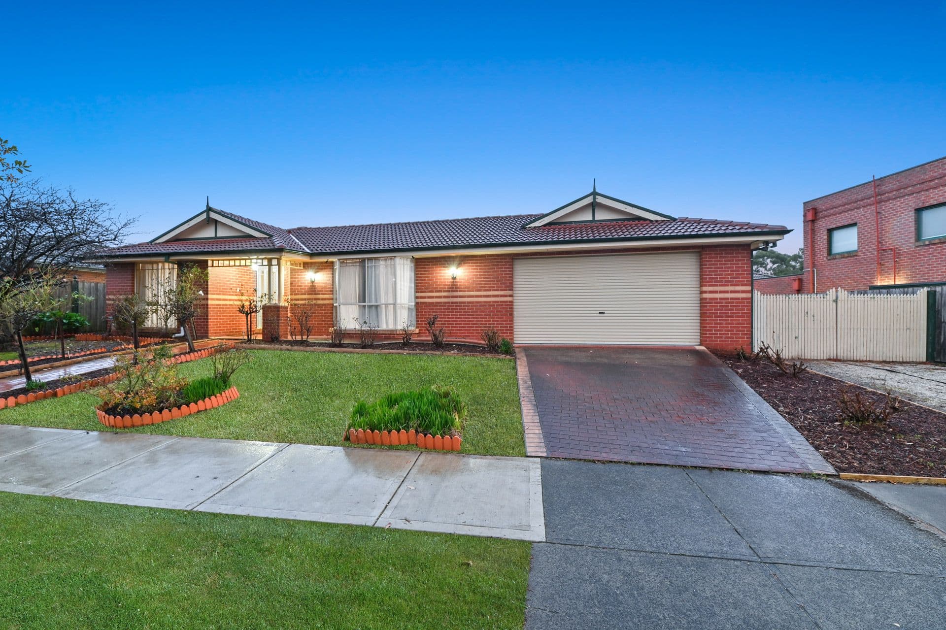 2 Chirnside Road, Berwick VIC 3806, Berwick - Thumbnail 2