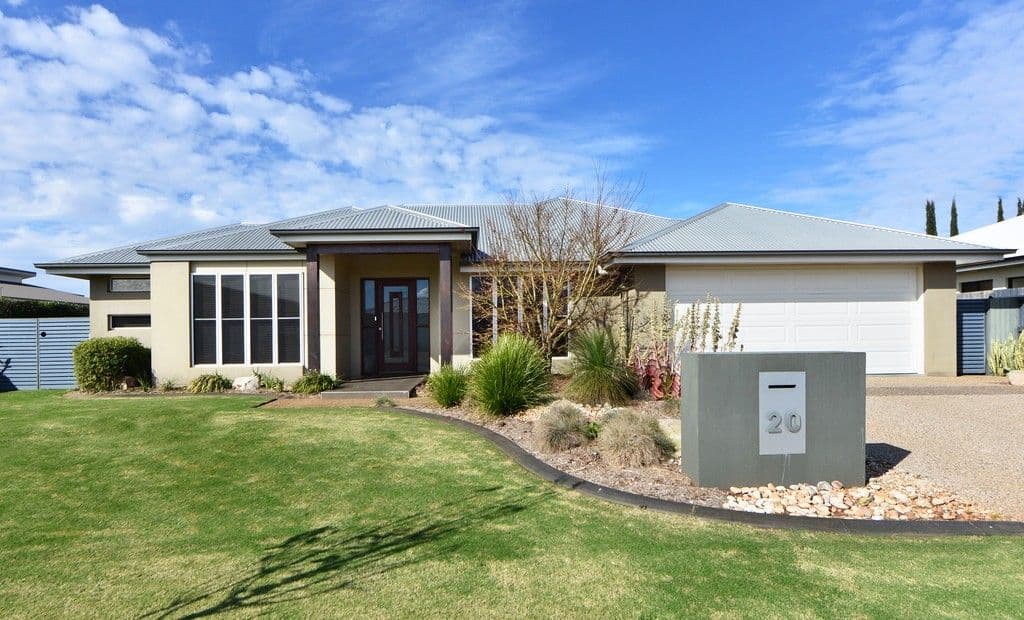 20 Fallon Drive, Middle Ridge QLD 4350, Middle Ridge - Image 1