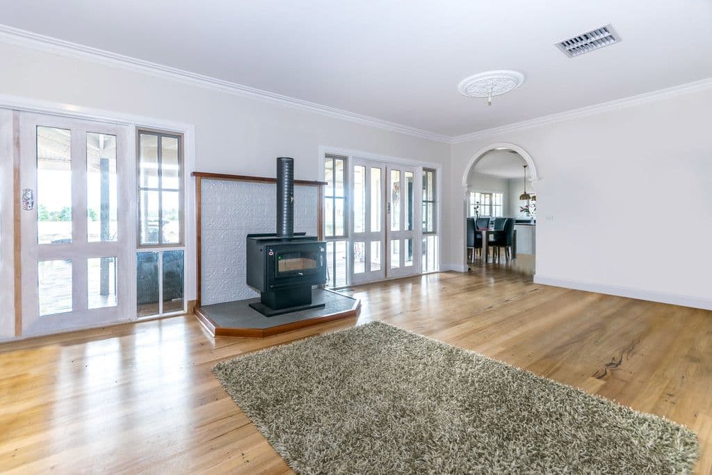 3 Connemarra Circuit, Melton VIC 3337, Melton - Thumbnail 7