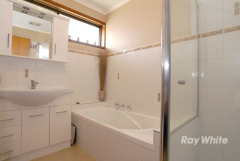 29 Ascot Drive, NOBLE PARK NORTH VIC 3174, Noble Park North - Thumbnail 2