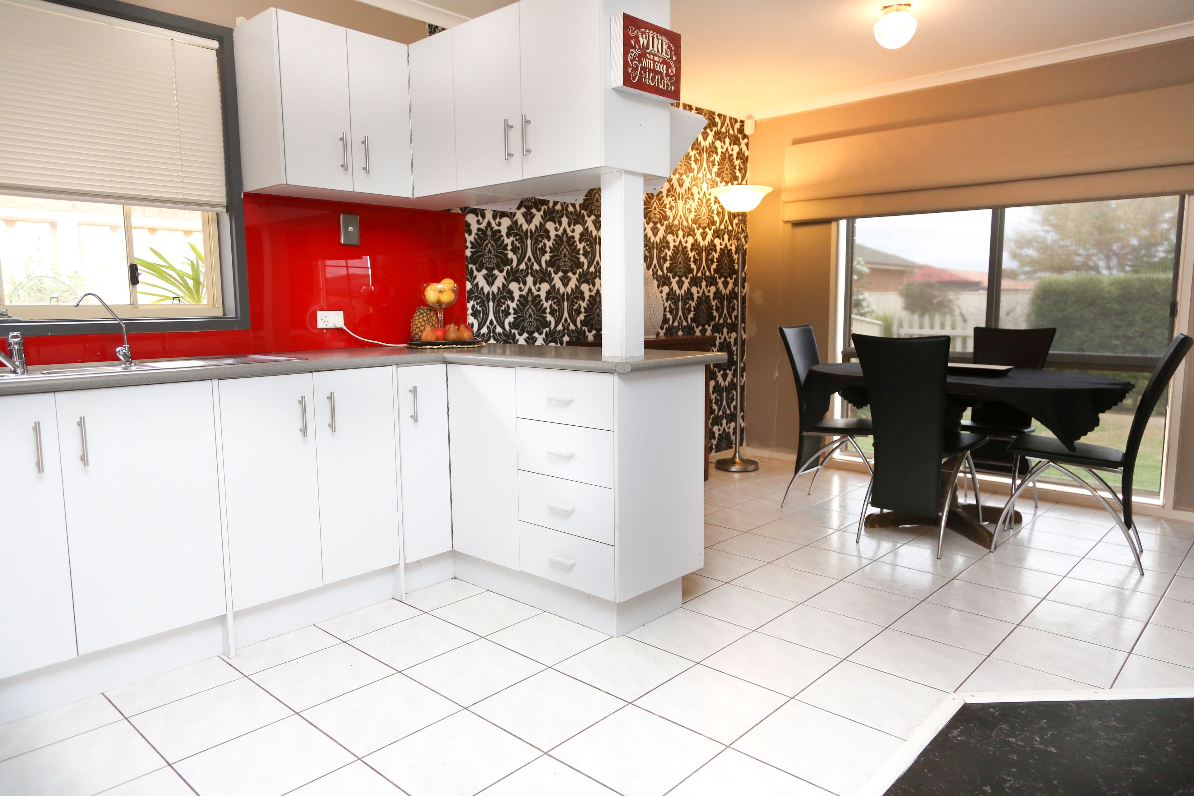 2 Homestead Court, Griffith - Thumbnail 2