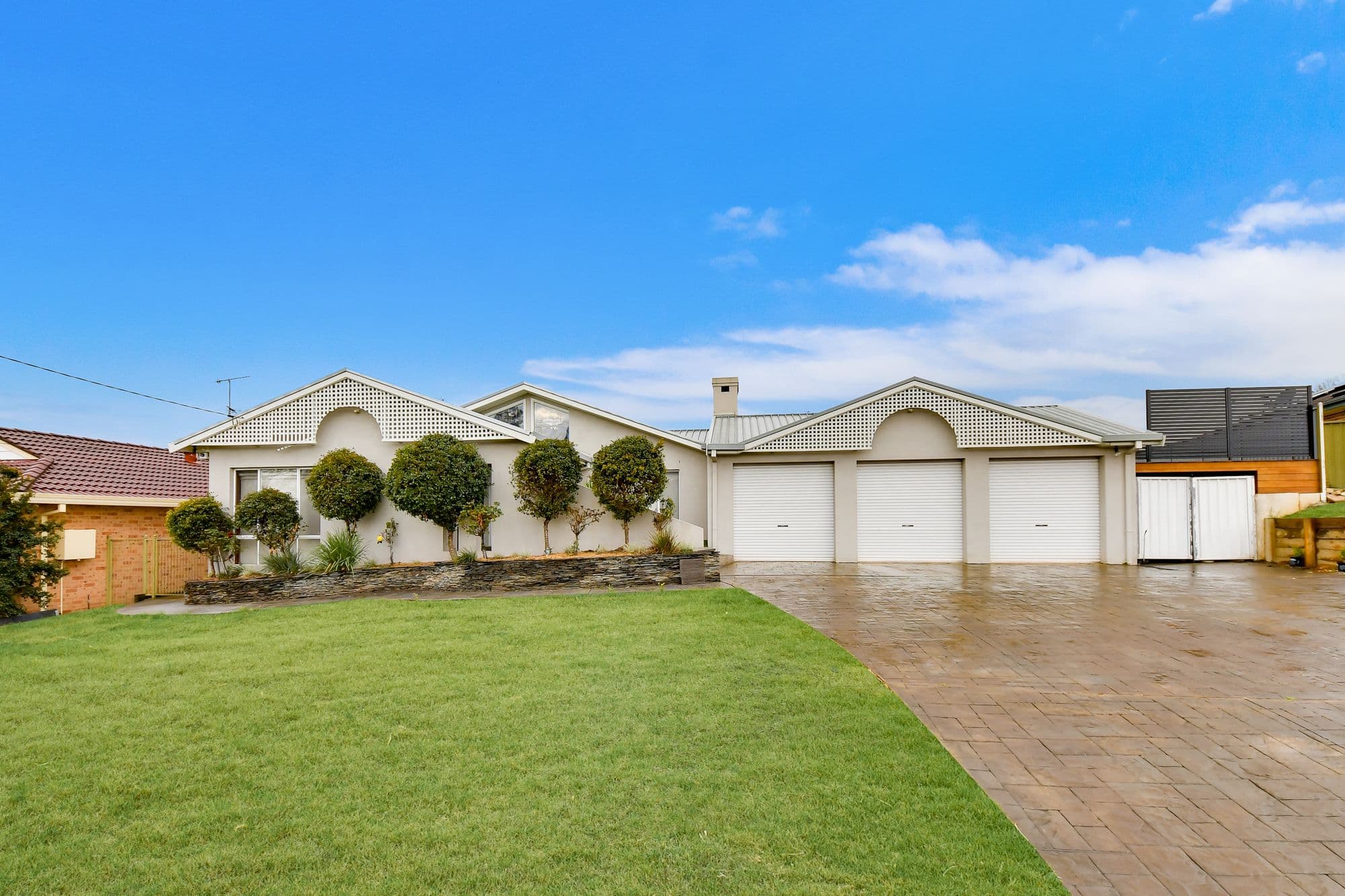 13 Casuarina Close, The Oaks - Image 1