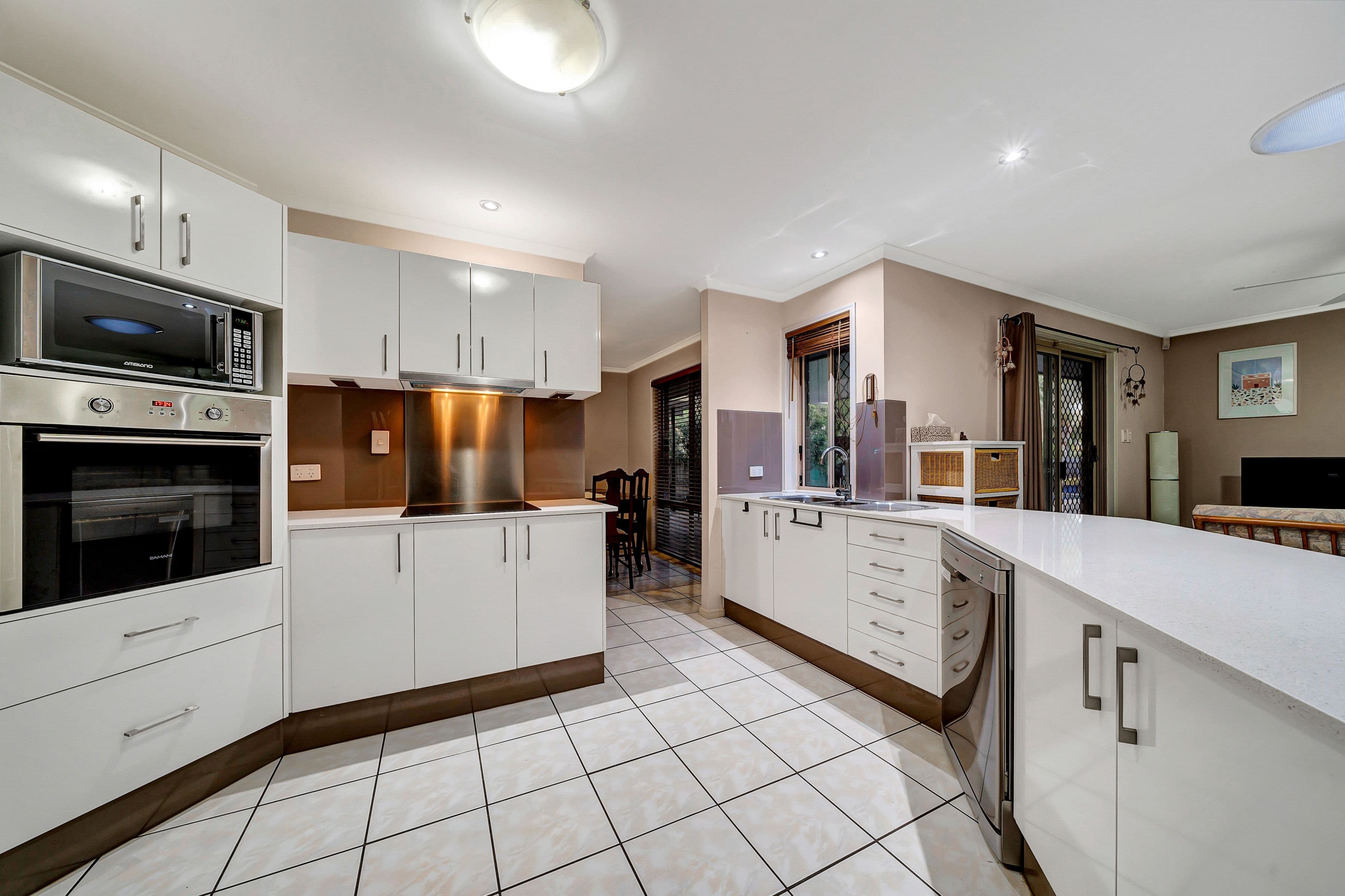 122 Lamberth Road, Regents Park QLD 4118, Regents Park - Thumbnail 5