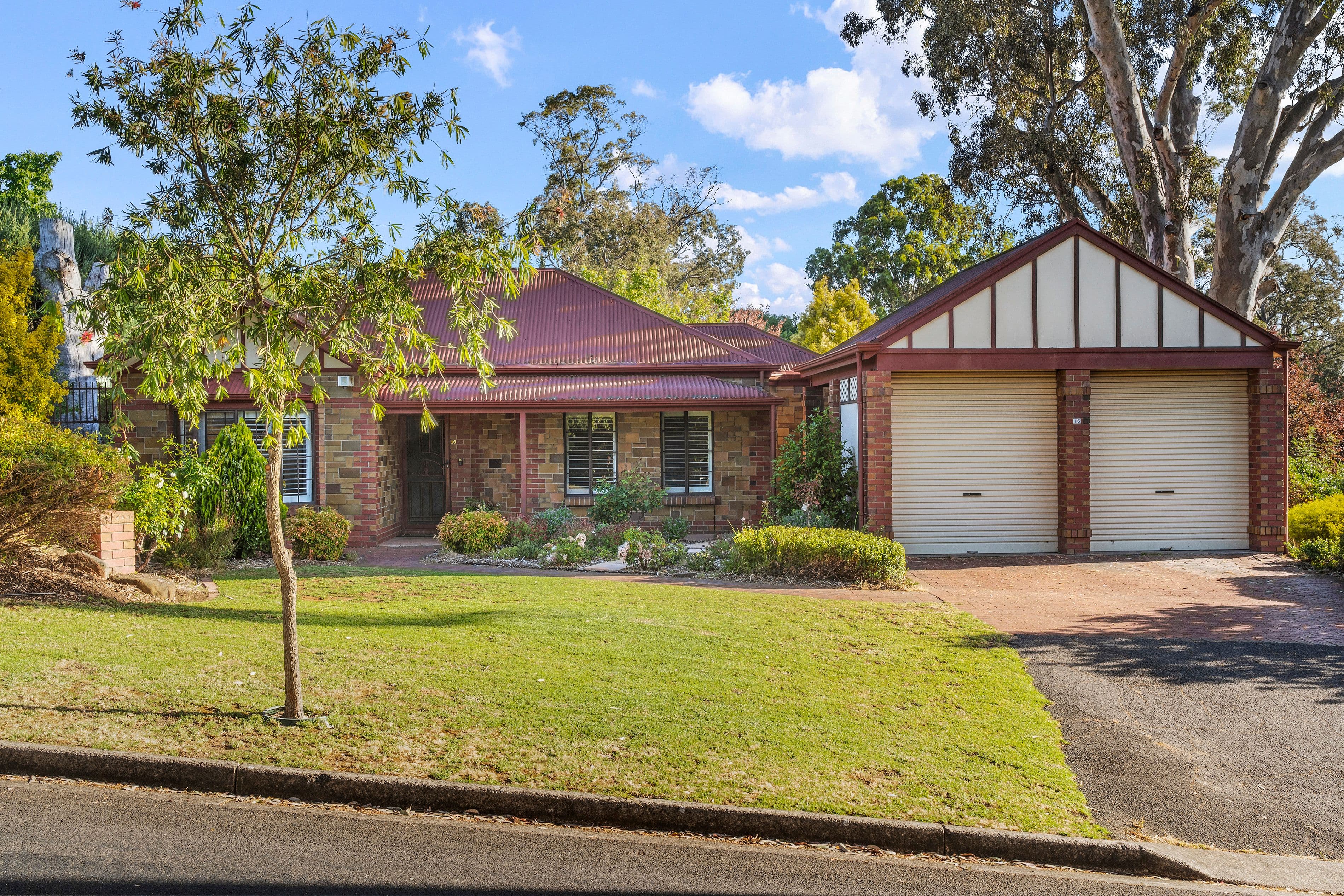 16 Batley Avenue, Hawthorndene SA 5051, Hawthorndene - Thumbnail 2