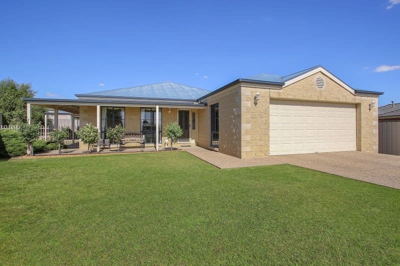 15 Muscat Street, Rutherglen VIC 3685, Rutherglen - Image 1