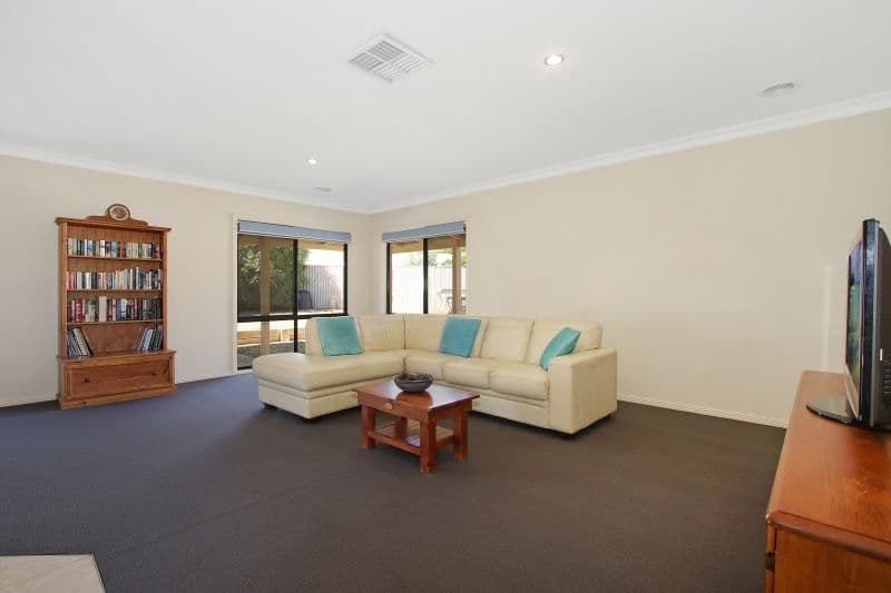 15 Muscat Street, Rutherglen VIC 3685, Rutherglen - Thumbnail 4