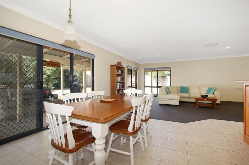 15 Muscat Street, Rutherglen VIC 3685, Rutherglen - Thumbnail 6
