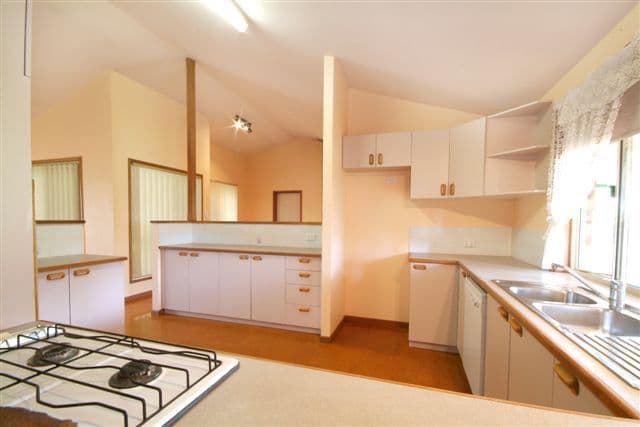 3  Castille Court, HIGHFIELDS QLD 4352, Highfields - Thumbnail 2