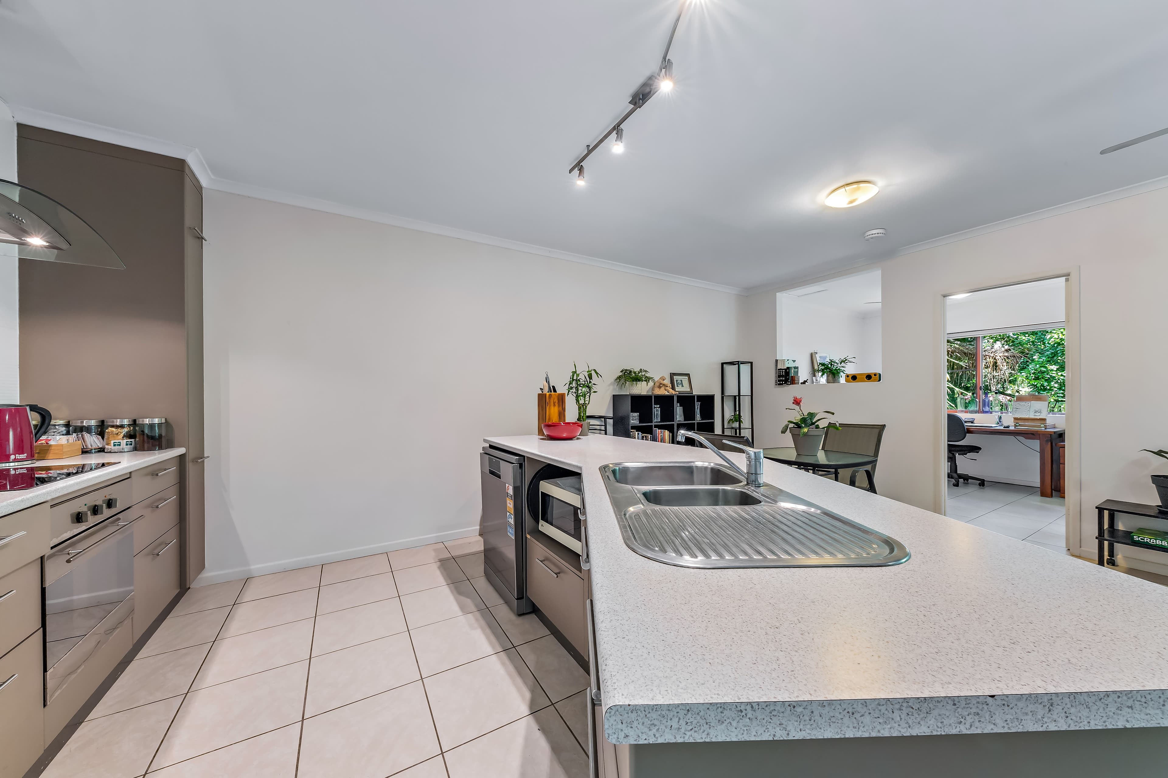 11 Maeva Street, Jubilee Pocket QLD 4802, Jubilee Pocket - Thumbnail 2