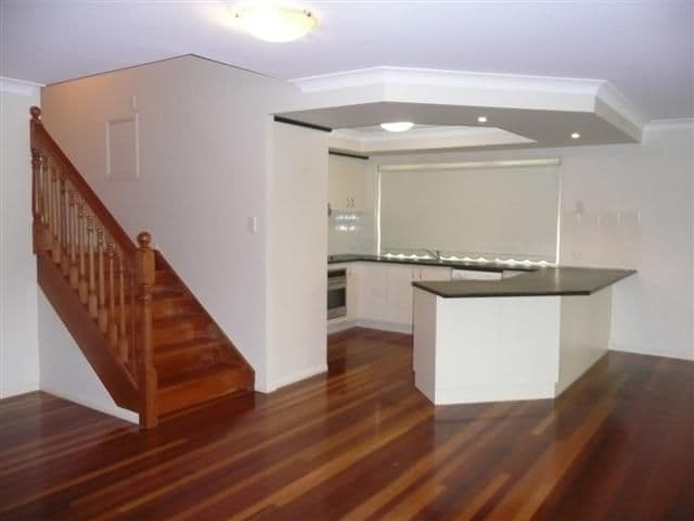 33 Combles Road, CAMP HILL QLD 4152, Camp Hill - Image 1