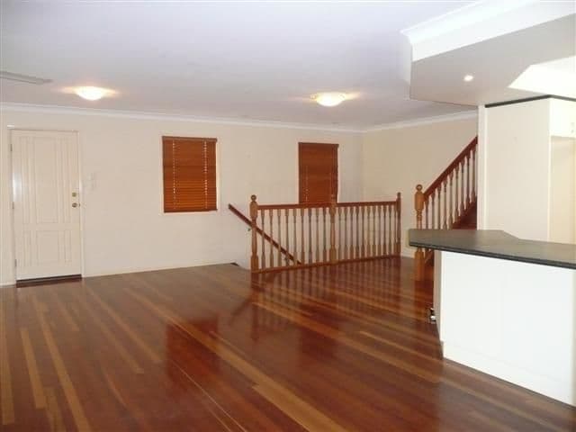 33 Combles Road, CAMP HILL QLD 4152, Camp Hill - Thumbnail 3